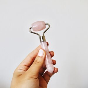 MOUNT LAI Mini Facial Roller - Rose Quartz